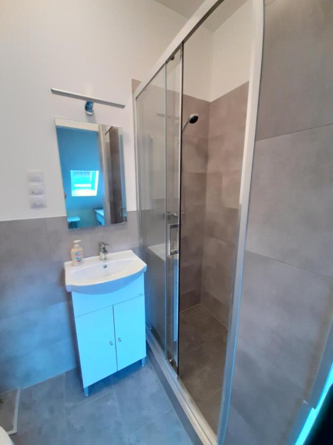 Gyopar Gyoengye Apartmanhaz Орошхаза Экстерьер фото
