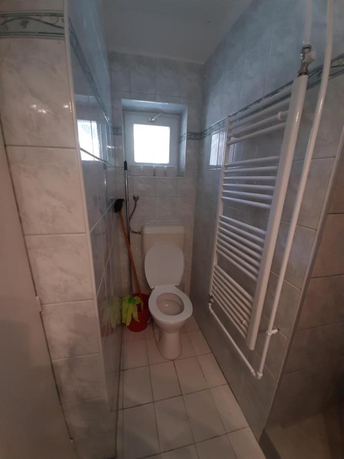 Gyopar Gyoengye Apartmanhaz Орошхаза Экстерьер фото