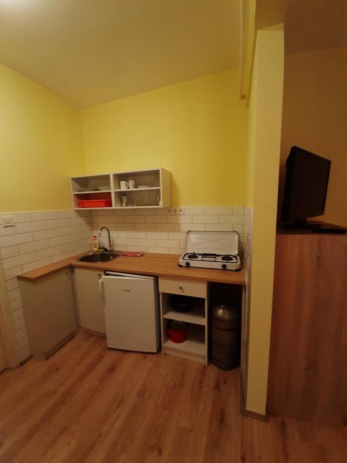 Gyopar Gyoengye Apartmanhaz Орошхаза Экстерьер фото